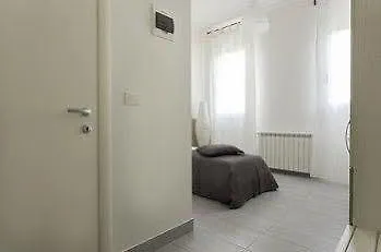Easy Venice Rooms 1-2 Mestre Guest house