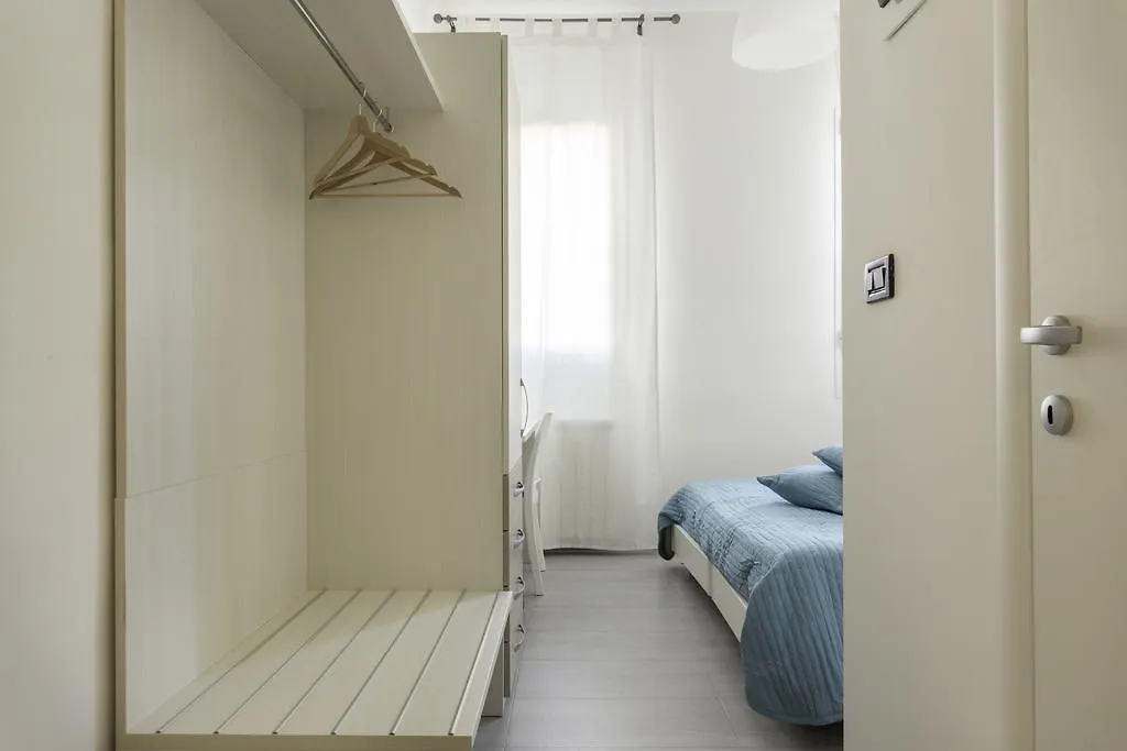 Easy Venice Rooms Mestre 2*,