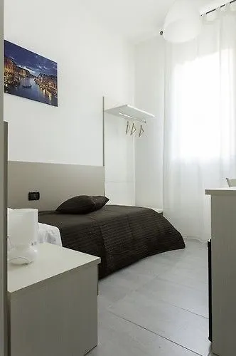 Easy Venice Rooms Mestre 2*,